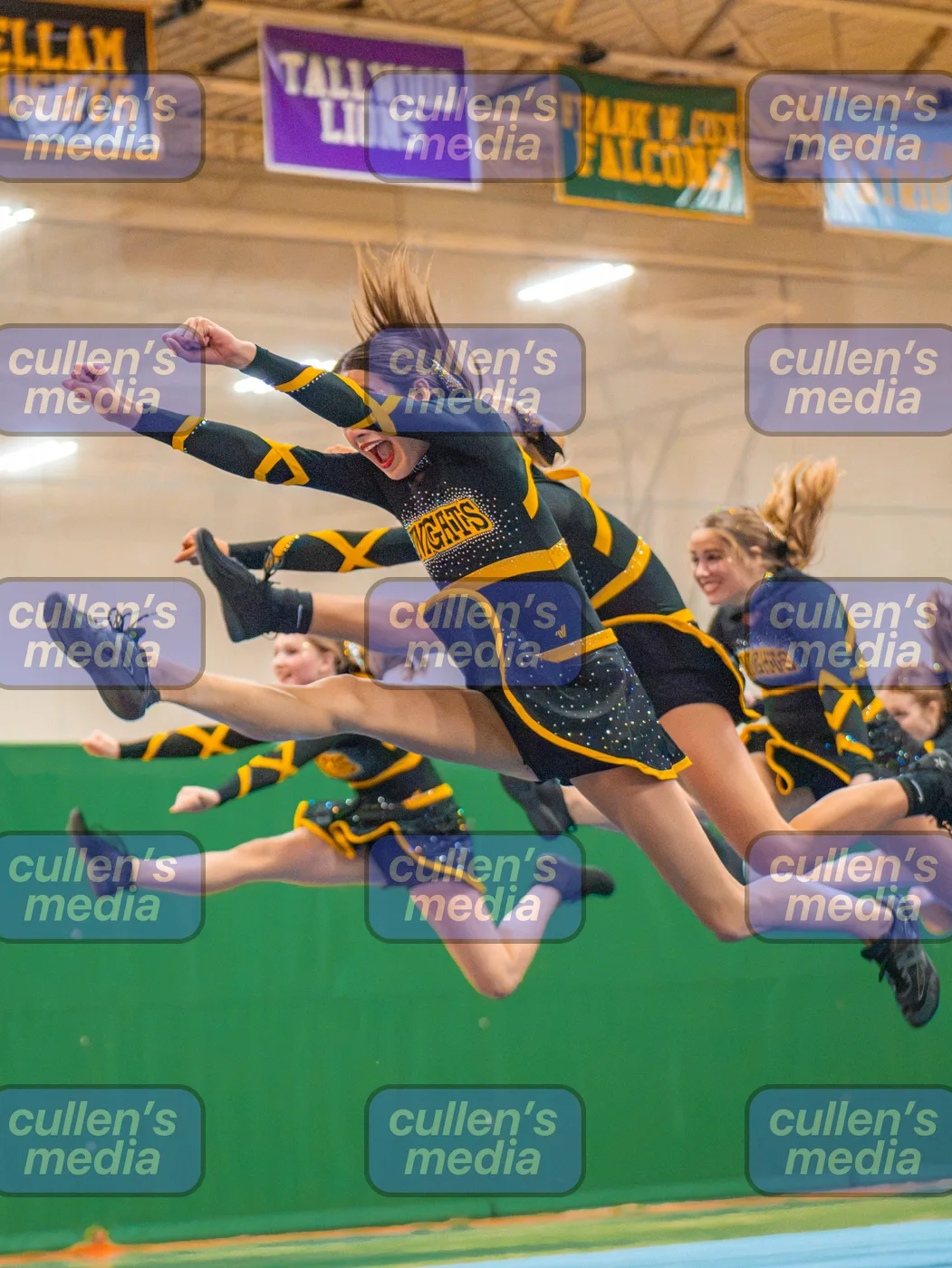 Beach District Cheer Comp photo 24