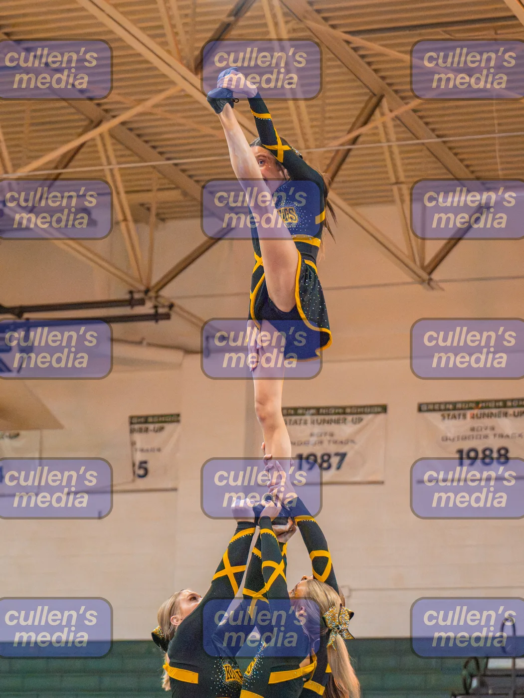 Beach District Cheer Comp photo 17